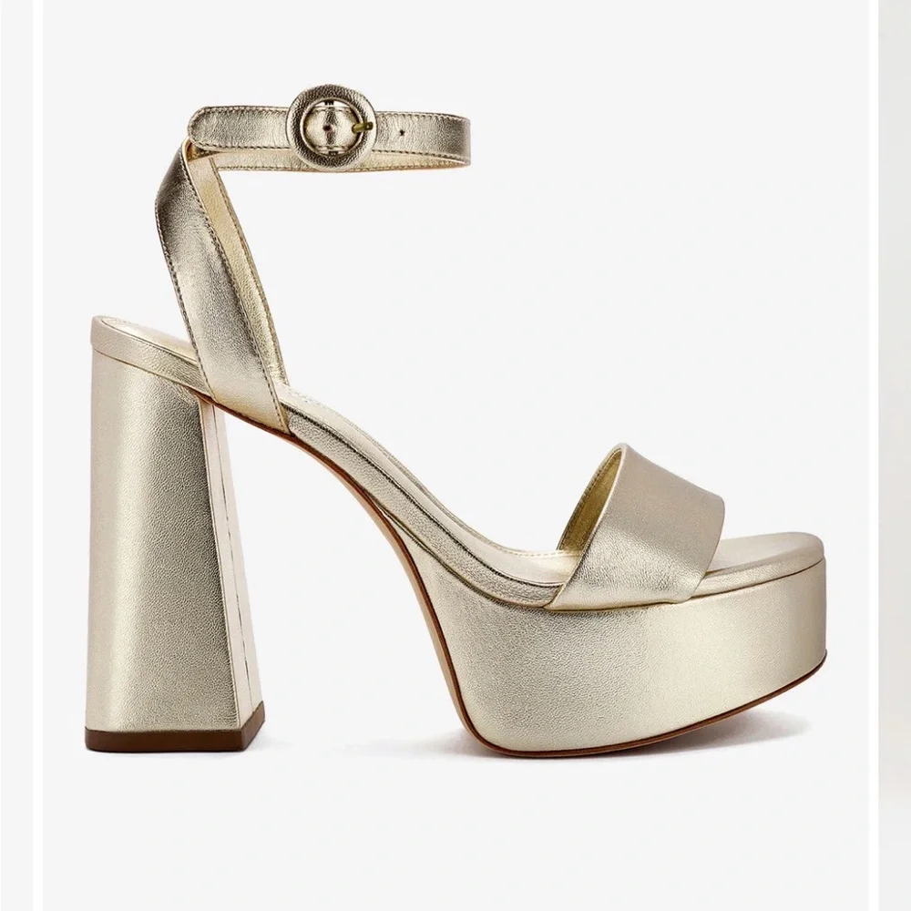 Larroude Dolly platform Sandal in Platina